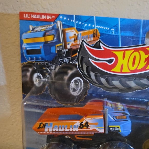 Hot Wheels Monster Trucks - Blue and Green Duo - Picture 3 of 6